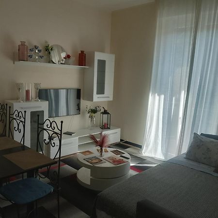 Elizabeth House Apartment โกโม ภายนอก รูปภาพ