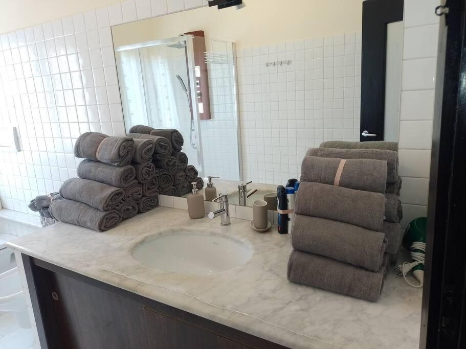 Elizabeth House Apartment โกโม ภายนอก รูปภาพ